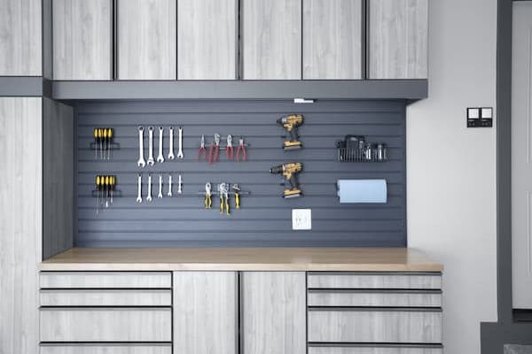 Read more about the article 3 Tips to a Garage You’ll Love & Your Neighbors Will Envy