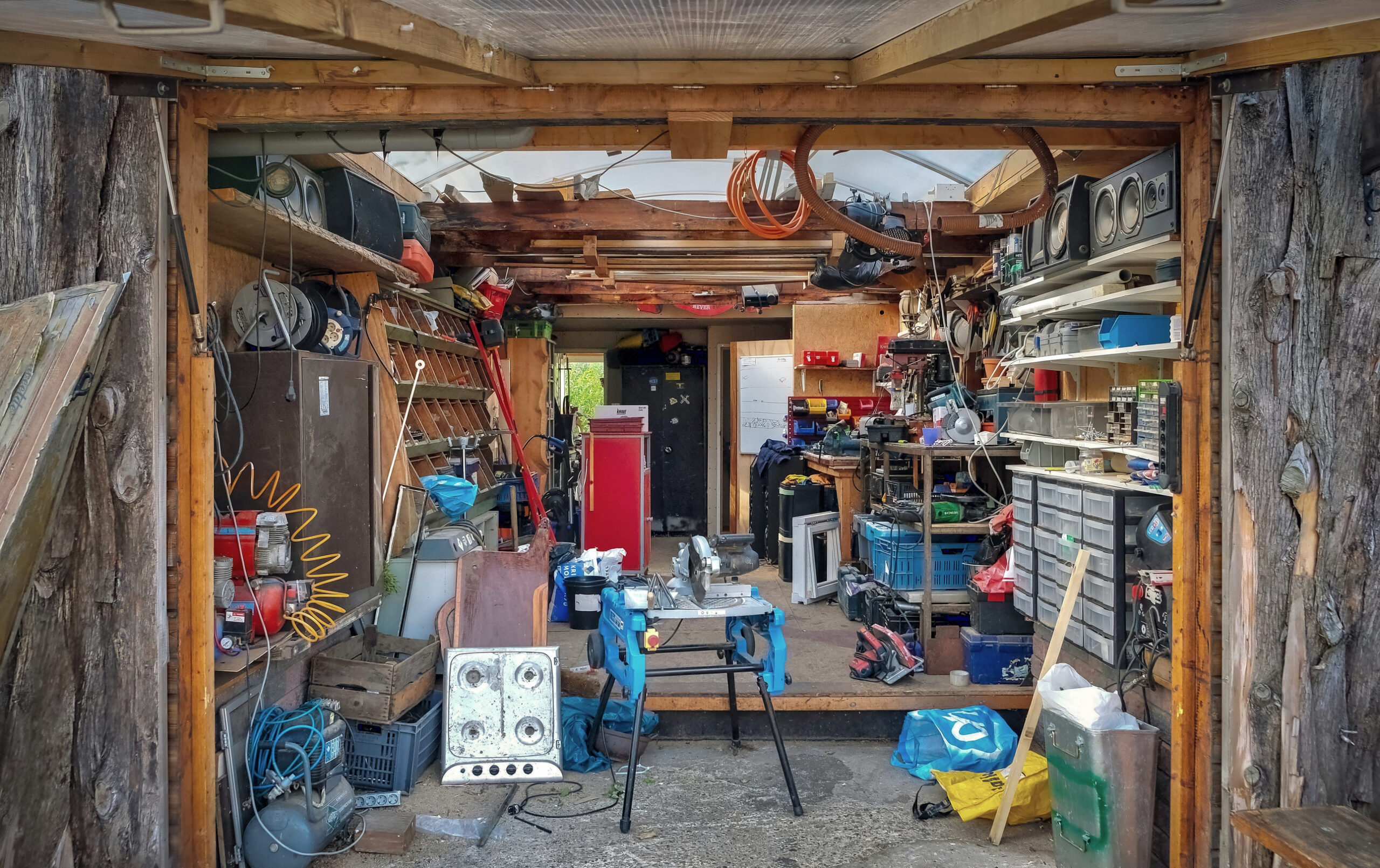 Read more about the article How a Custom Garage Storage System Can Transform Your Home